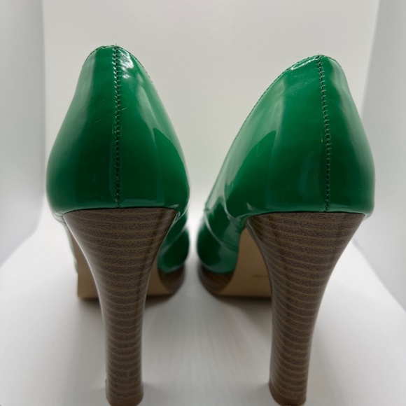 Charlotte Russe “Sandy” Green Patent Peep Toe Pump - Picture 5 of 7